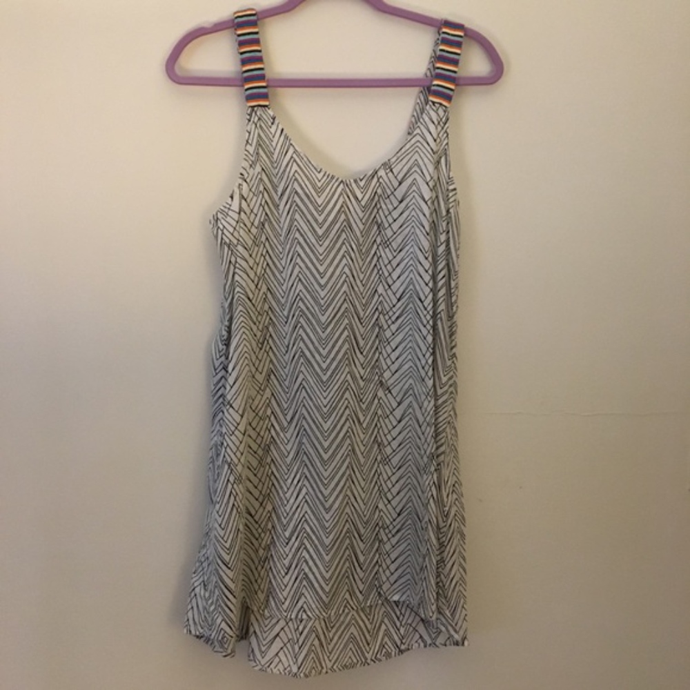 Rip Curl | white&black zigzagged dress